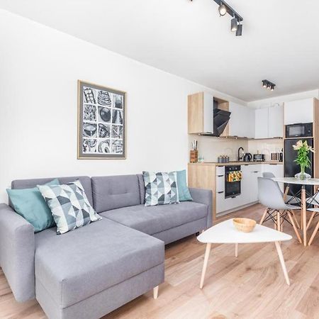 Modern Riverside Apartment With Free Parking Space Stettino Esterno foto