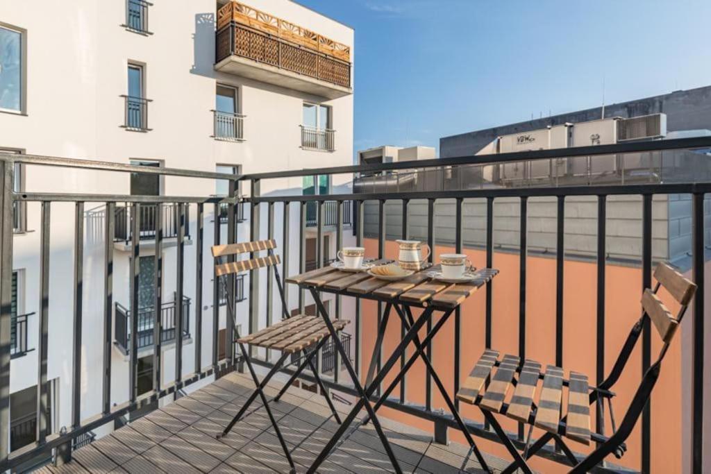 Modern Riverside Apartment With Free Parking Space Stettino Esterno foto