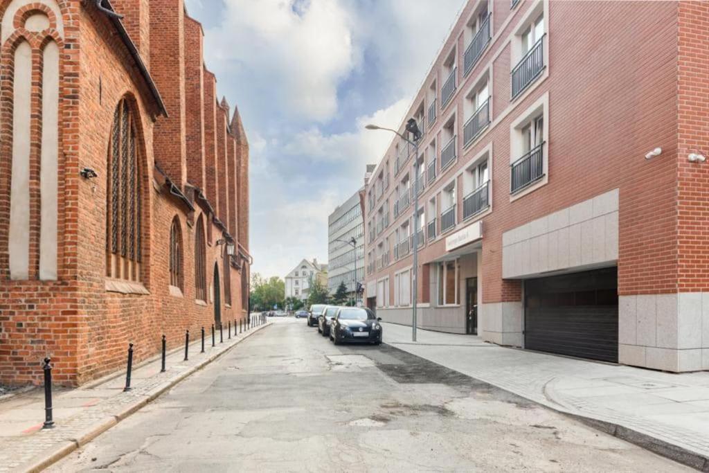 Modern Riverside Apartment With Free Parking Space Stettino Esterno foto